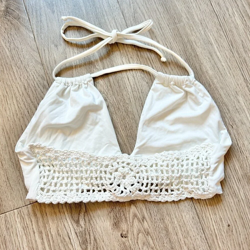 Frankie's Bikini White Adjustable Halter Neck Crochet Bikini Top Size M